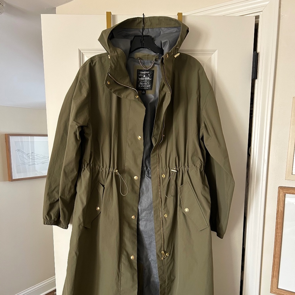 J CREW Perfect raincoat Jacket In frosty Olive size small